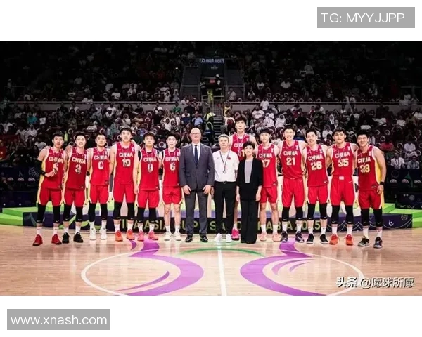 中国男篮对决澳大利亚队全力以赴争夺胜利的精彩赛事分析与回顾